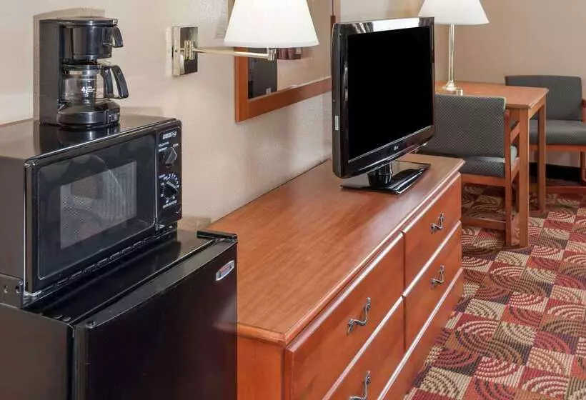 فندق Super 8 By Wyndham Shipshewana