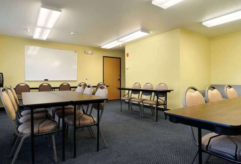 Microtel Inn & Suites Huntsville