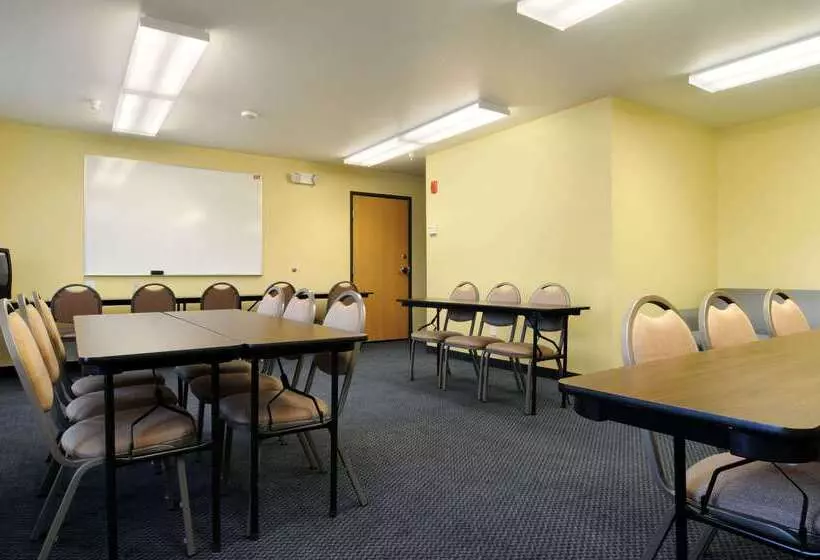 Microtel Inn & Suites Huntsville