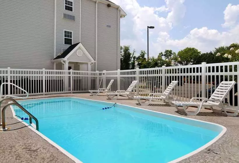 Microtel Inn & Suites Huntsville