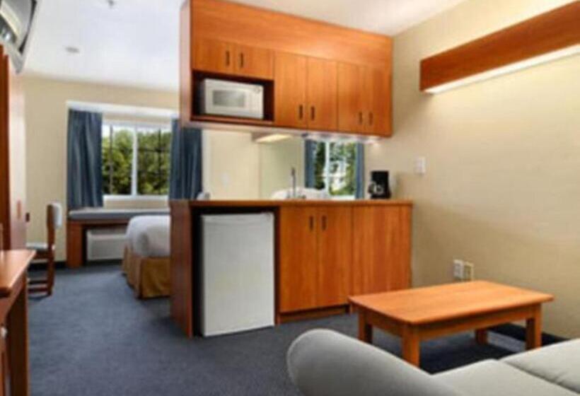 Microtel Inn & Suites Huntsville