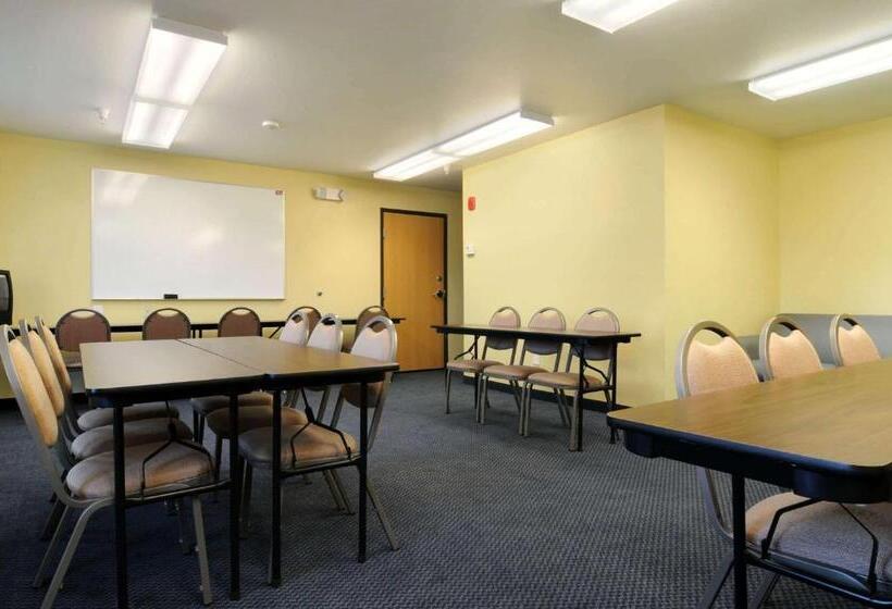 Microtel Inn & Suites Huntsville