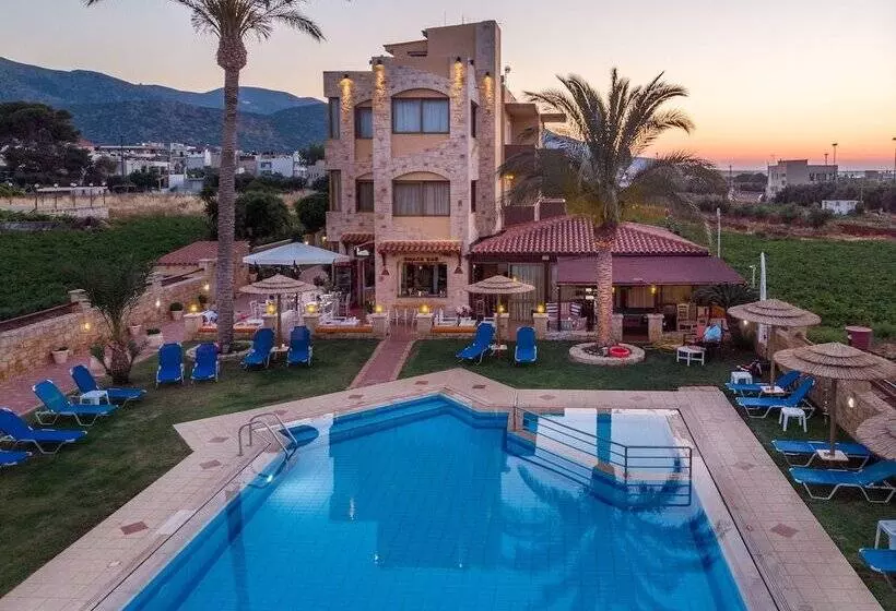 Danelis Studios & Apartments