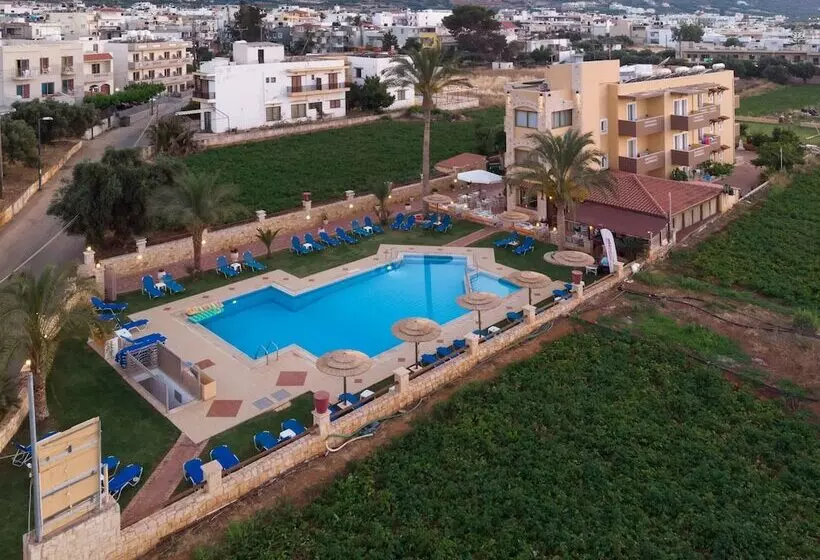 Danelis Studios & Apartments