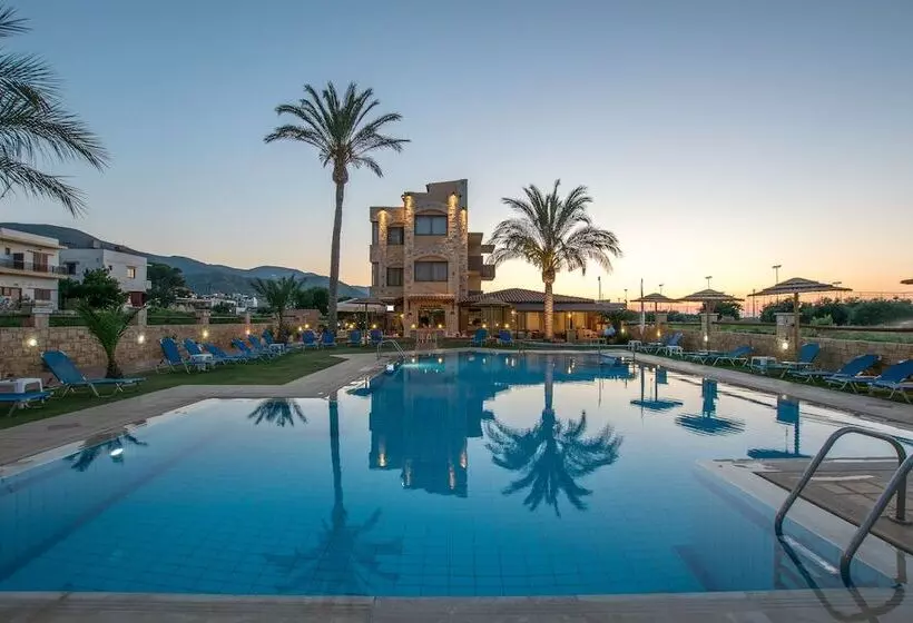 Danelis Studios & Apartments