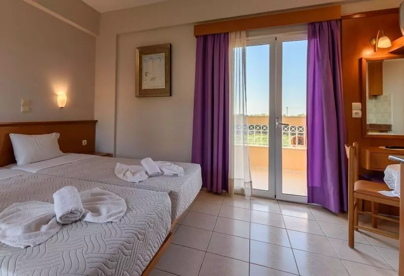 Danelis Studios & Apartments