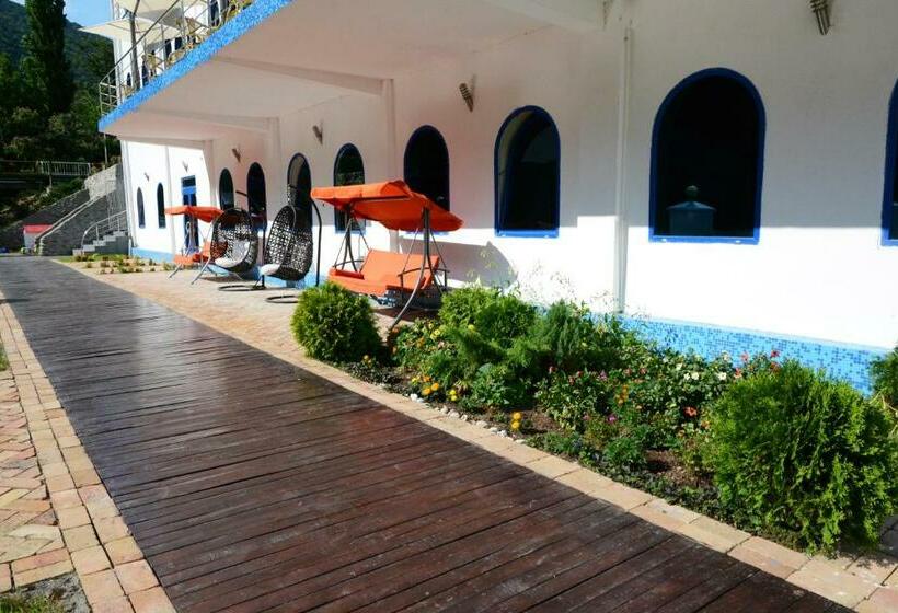 בית מלון כפרי Golden Spirit