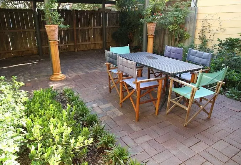 Hotelli North Adelaide Heritage Cottages & Apartments