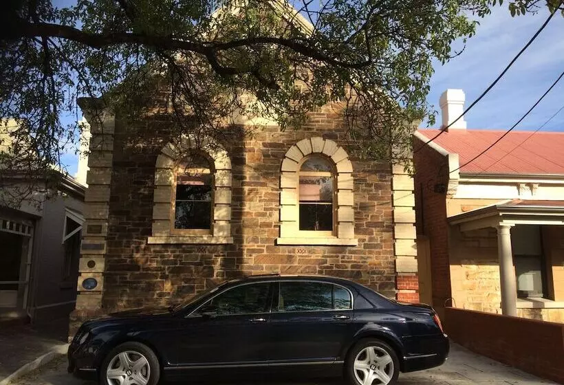 Hotelli North Adelaide Heritage Cottages & Apartments