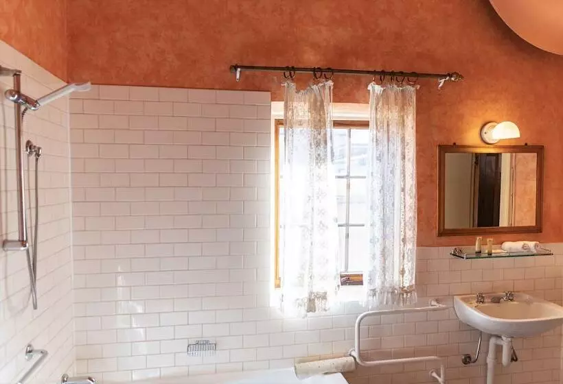 Hotelli North Adelaide Heritage Cottages & Apartments