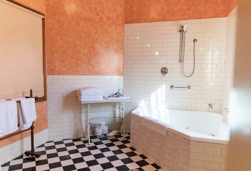 Hotelli North Adelaide Heritage Cottages & Apartments