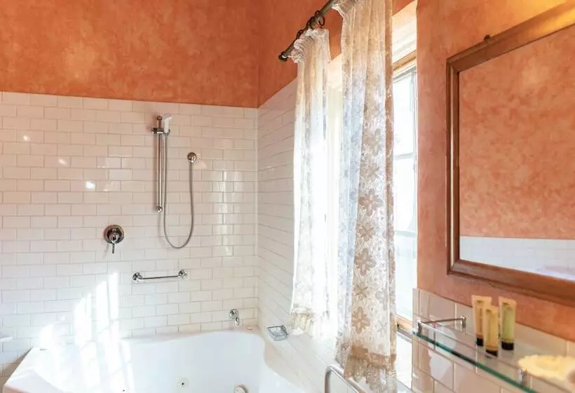 Hotelli North Adelaide Heritage Cottages & Apartments