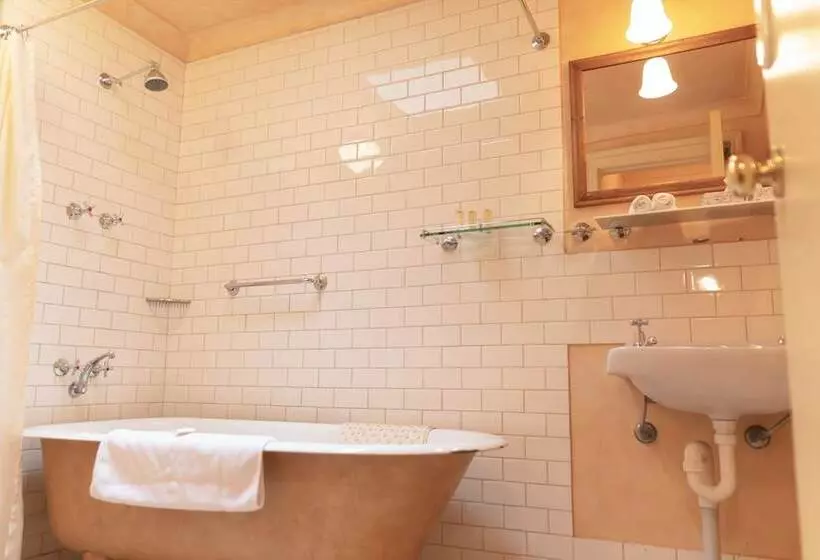 Hotelli North Adelaide Heritage Cottages & Apartments