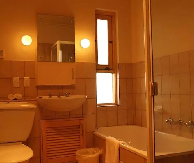 Hotelli North Adelaide Heritage Cottages & Apartments