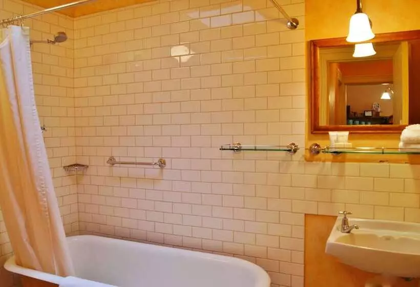 Hotelli North Adelaide Heritage Cottages & Apartments