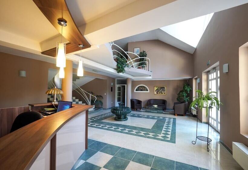 Отель Arboretum