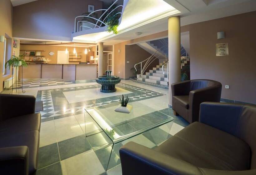 Отель Arboretum