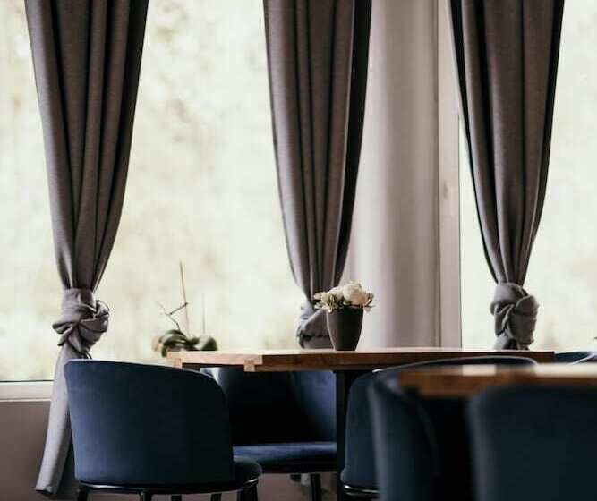 Отель Arboretum