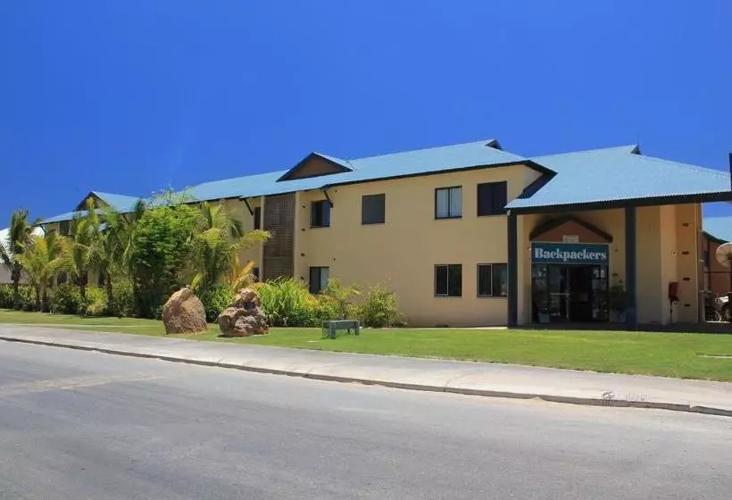 Отель Ningaloo Club Backpackers