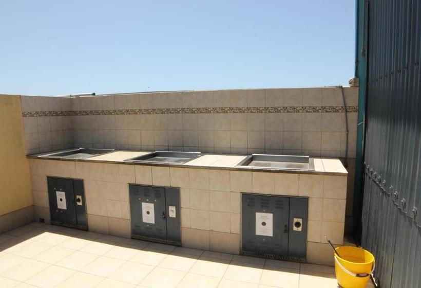 호텔 Ningaloo Club Backpackers