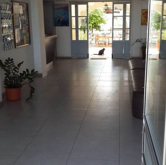 فندق Captain Karas Holidays Apartments