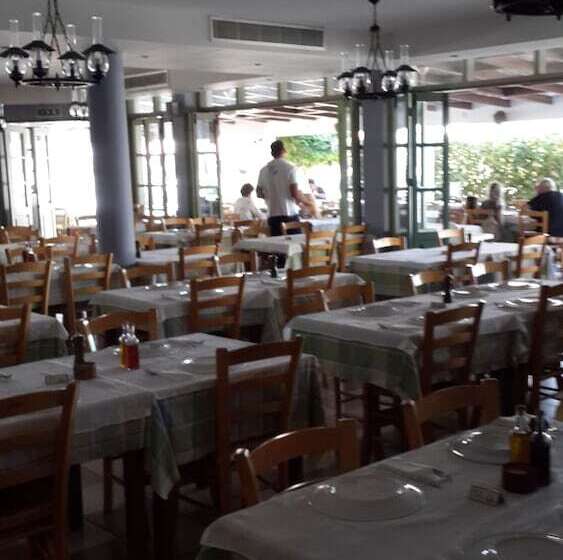 فندق Captain Karas Holidays Apartments