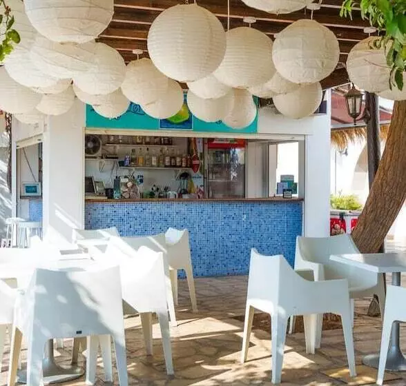 فندق Captain Karas Holidays Apartments