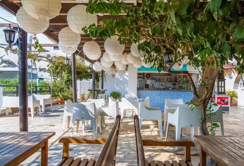 فندق Captain Karas Holidays Apartments