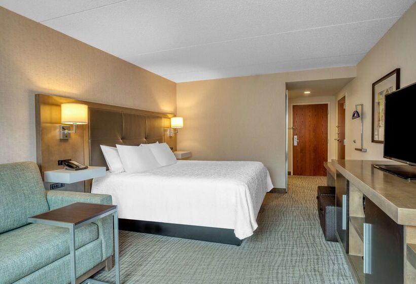 בית מלון כפרי Hampton Inn Raynhamtaunton