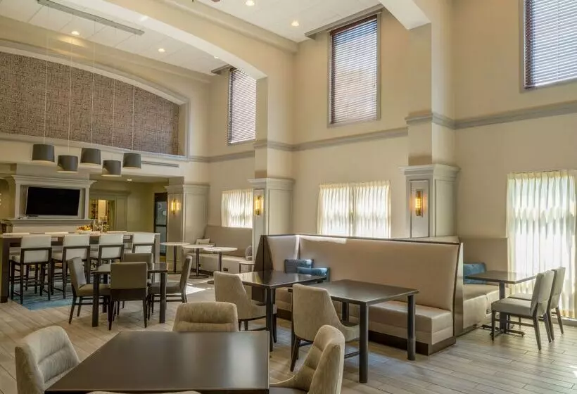 Otel Hampton Inn Raynhamtaunton