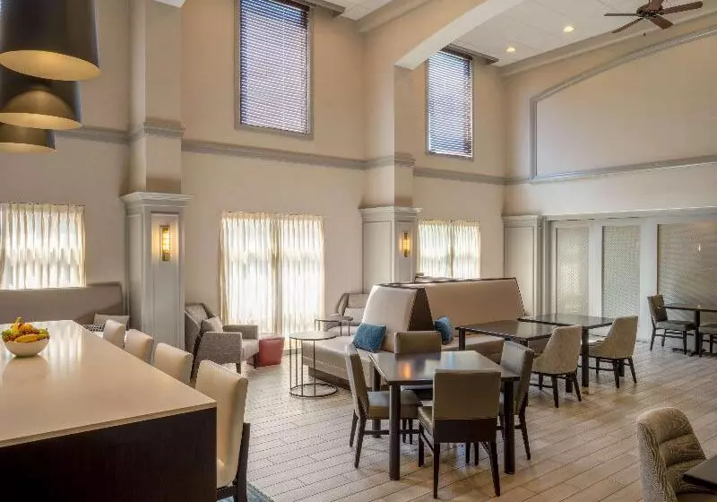 Otel Hampton Inn Raynhamtaunton