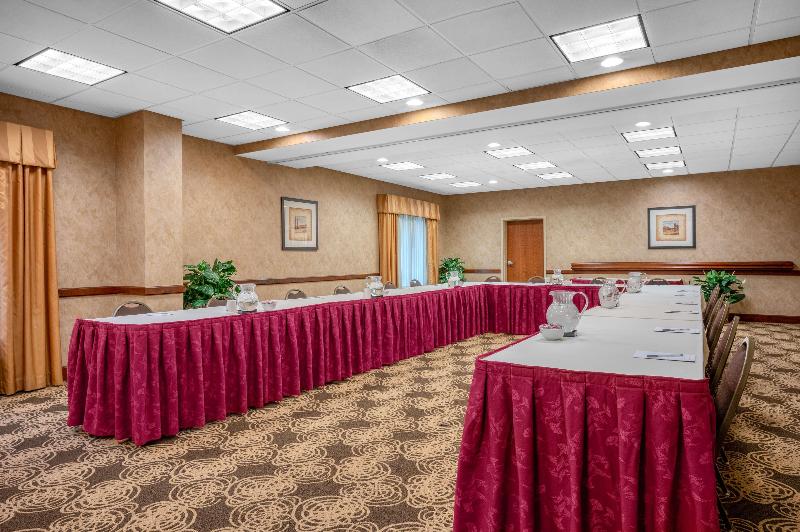 בית מלון כפרי Hampton Inn Raynhamtaunton