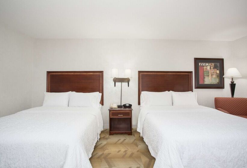 호텔 Hampton Inn Siloam Springs