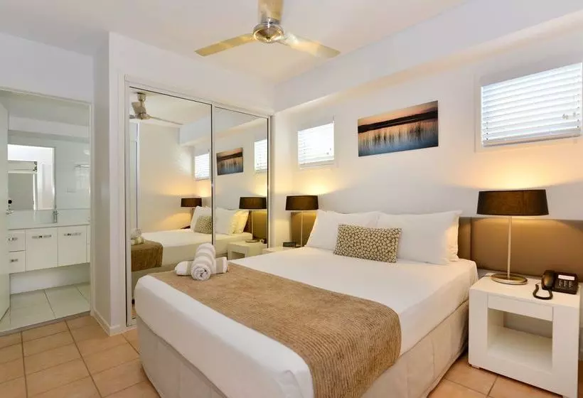Hotel Port Douglas Apartments   Adults Only Oasis