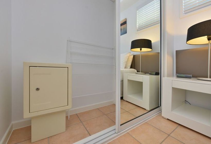 فندق Port Douglas Apartments   Adults Only Oasis