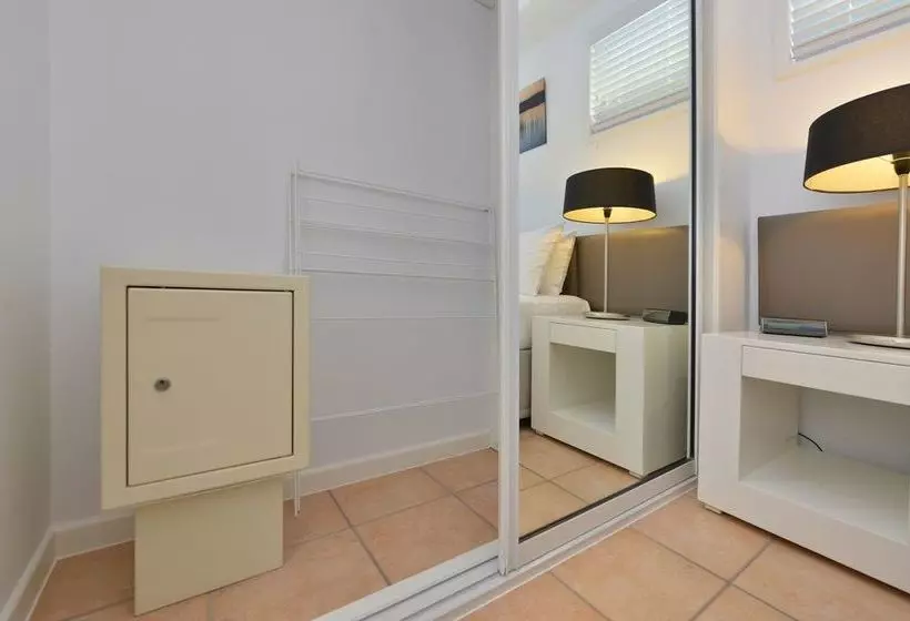 Hotel Port Douglas Apartments   Adults Only Oasis