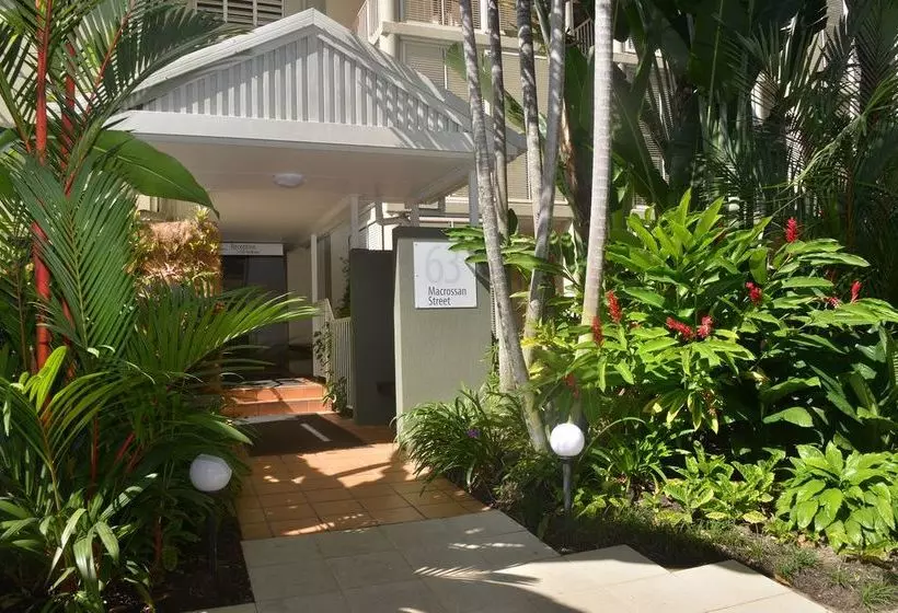Hotel Port Douglas Apartments   Adults Only Oasis