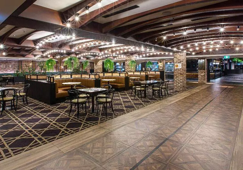 בית מלון כפרי Mercure Sydney Liverpool