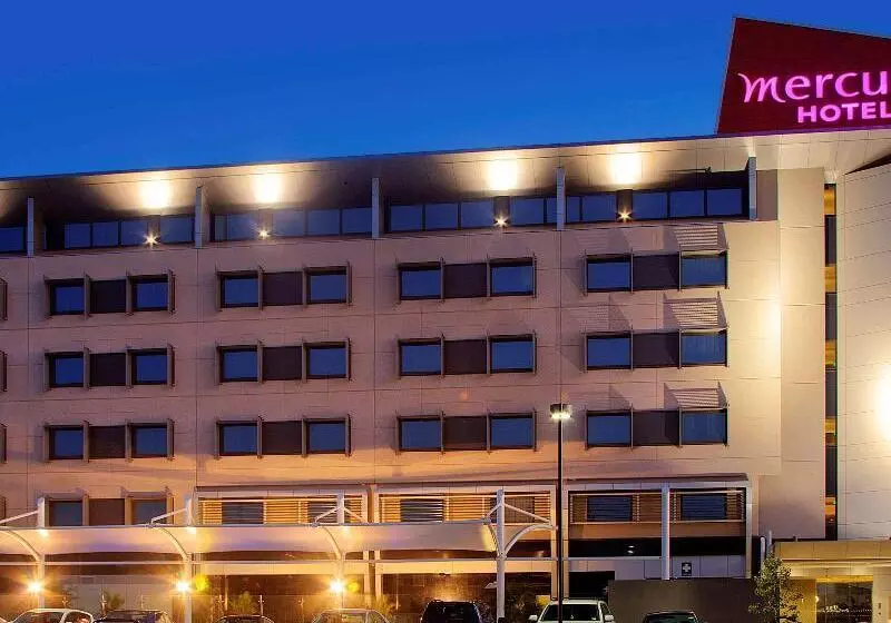 בית מלון כפרי Mercure Sydney Liverpool