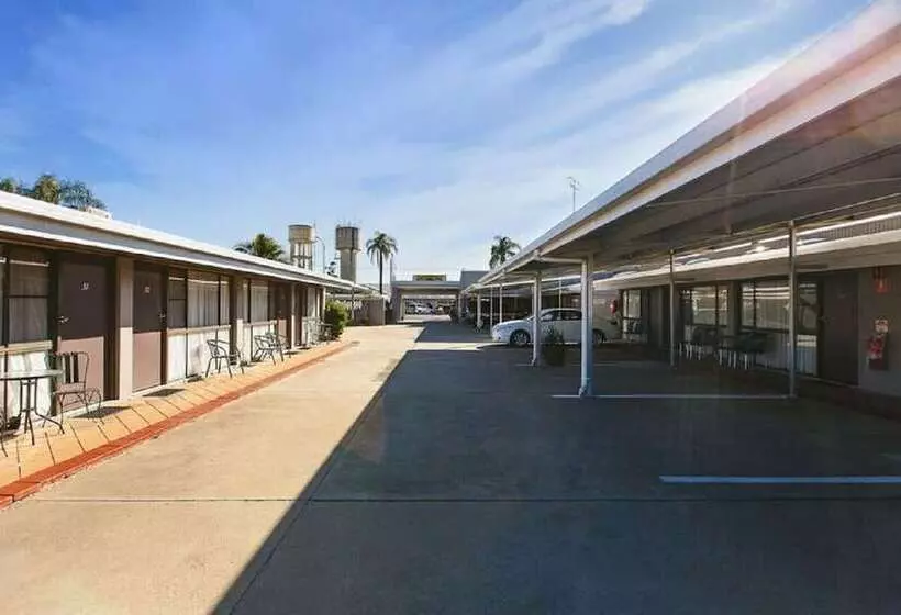 호텔 The Town House Motor Inn