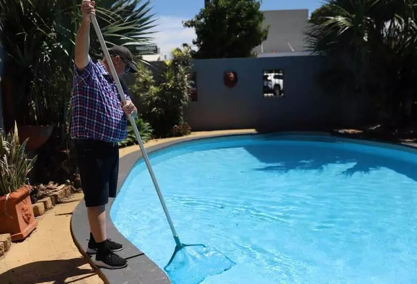 호텔 The Town House Motor Inn