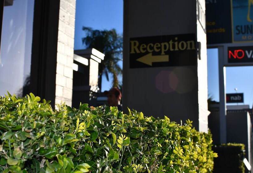 酒店 The Town House Motor Inn