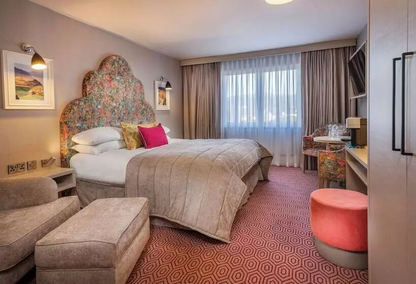 Four Seasons Hotel, Carlingford