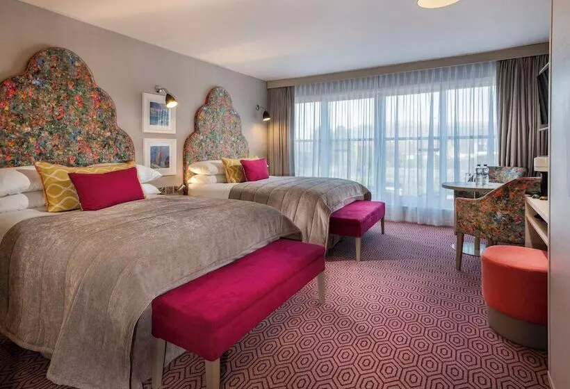 Four Seasons Hotel, Carlingford