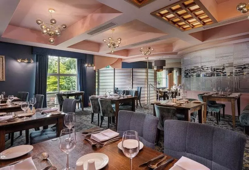 Four Seasons Hotel, Carlingford