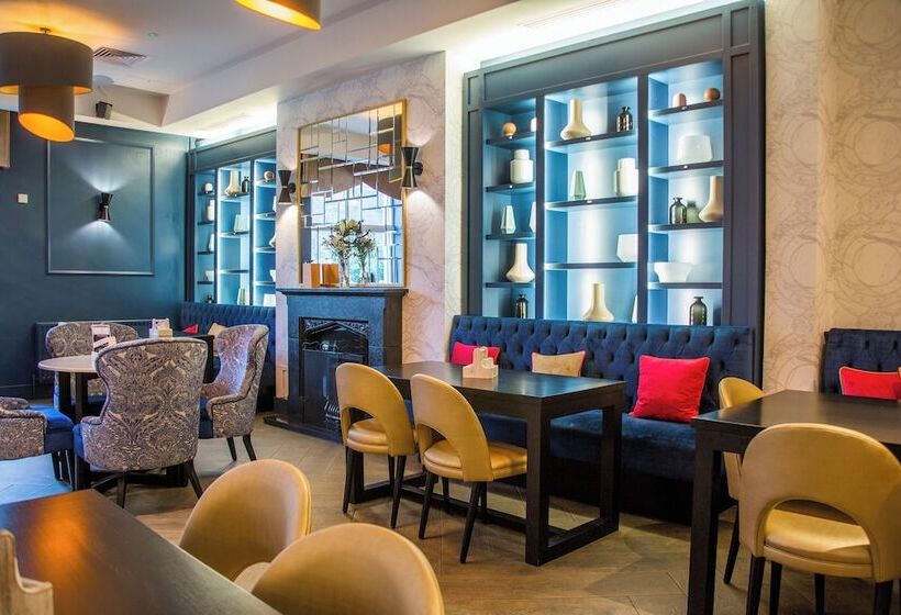 Four Seasons Hotel, Carlingford