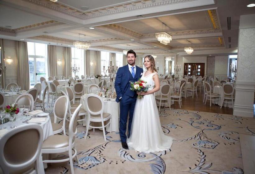 Four Seasons Hotel, Carlingford