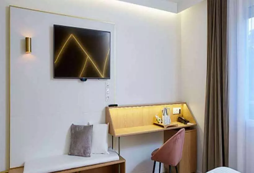 Hotelli Best Western Plus Paris Meudon Ermitage