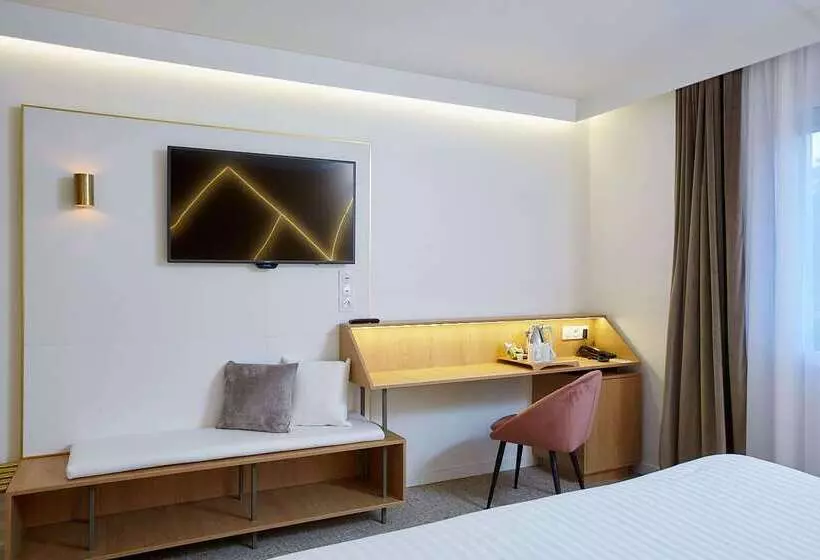 Hotelli Best Western Plus Paris Meudon Ermitage