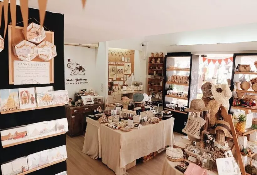 בית מלון כפרי Buri Gallery House